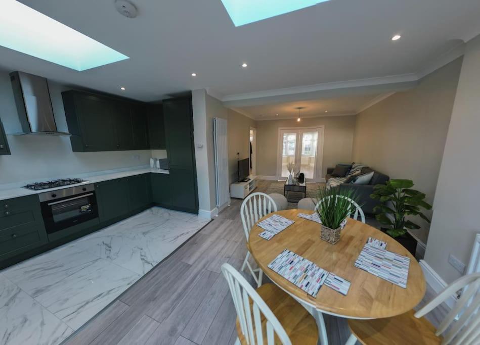 Homely & Peaceful Living Space Morden  Luaran gambar